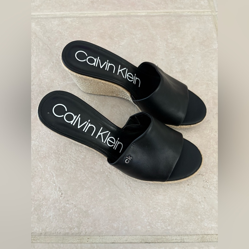 NWOT Calvin Klein Britta Leather Wedge Sandals - Size 10 - Picture 5 of 13